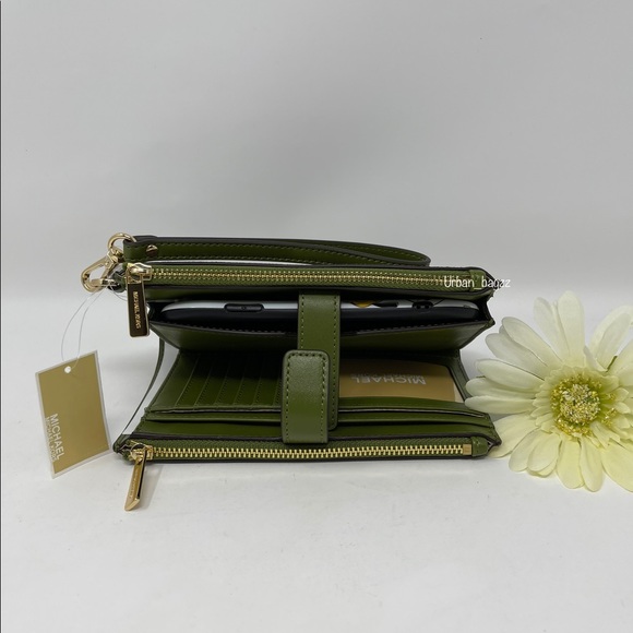 Michael Kors Hope Medium Messenger and Wallet - Picture 12 of 15